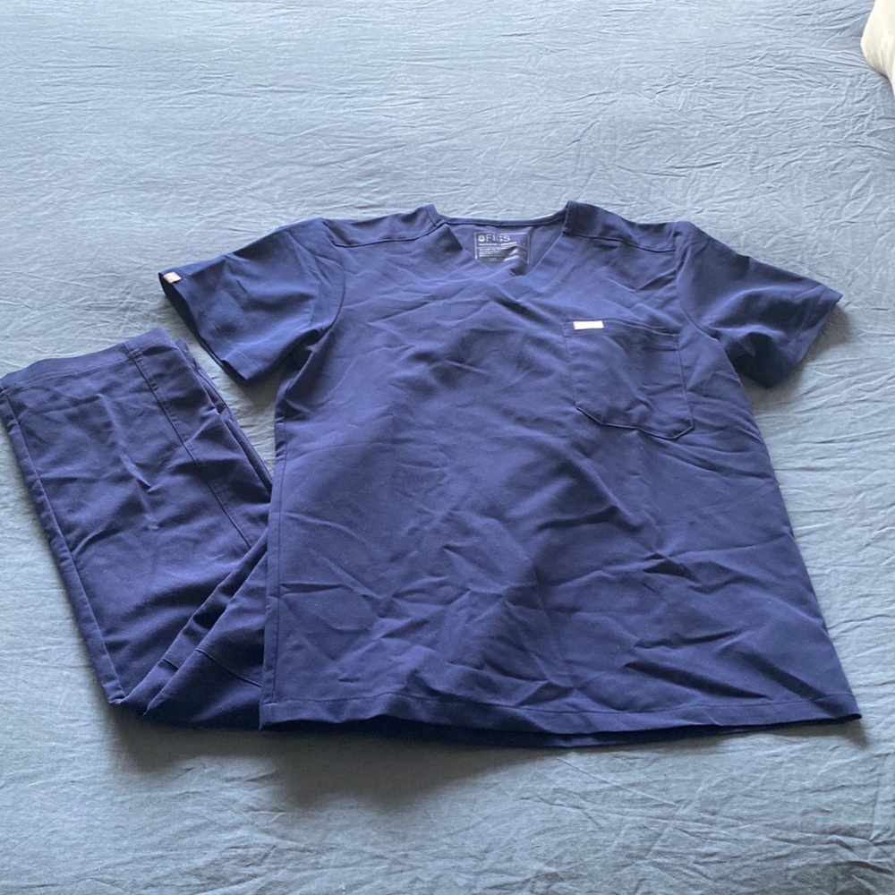 FIGS Men’s scrubs